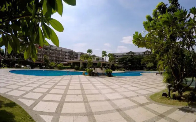 Rosewood Pointe Residences Acacia Estates