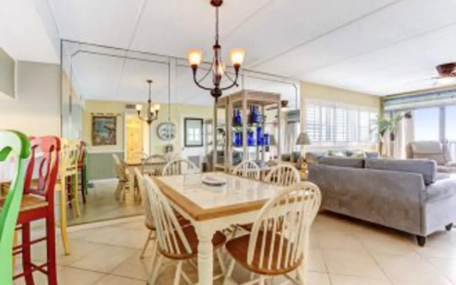 Corner Unit Condo with unobstructed views of the Atlantic by RedAwning