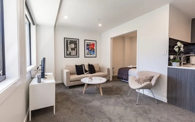 Lovely Apartment Near Myers Park in CBD