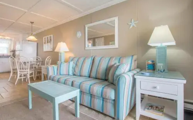46th St Windjammer 208 1Br Condo