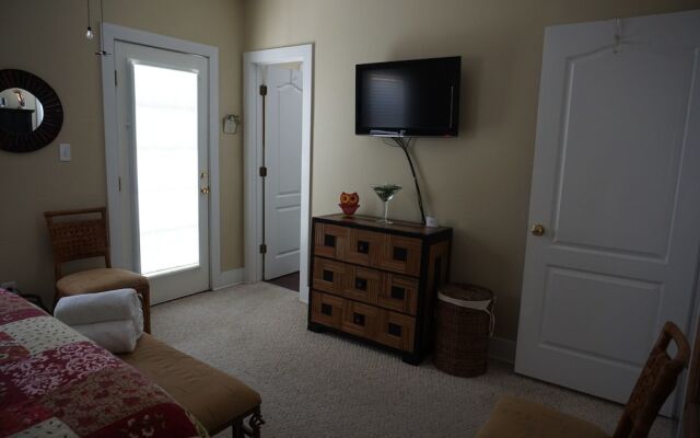 Pickens Pad 13BD - 1 Br Condo