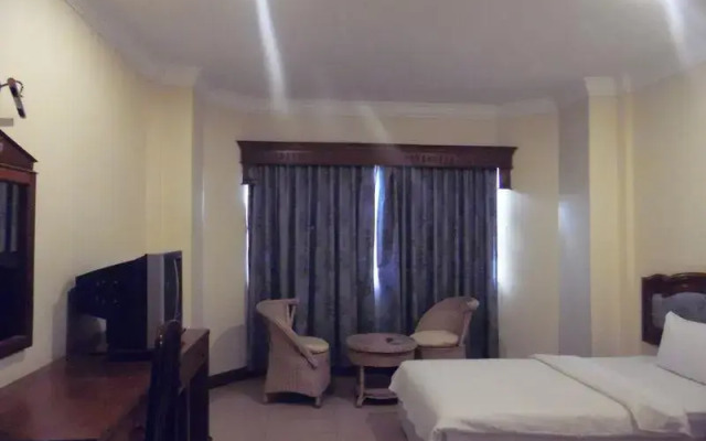 Kampongsom City Hotel & Casino