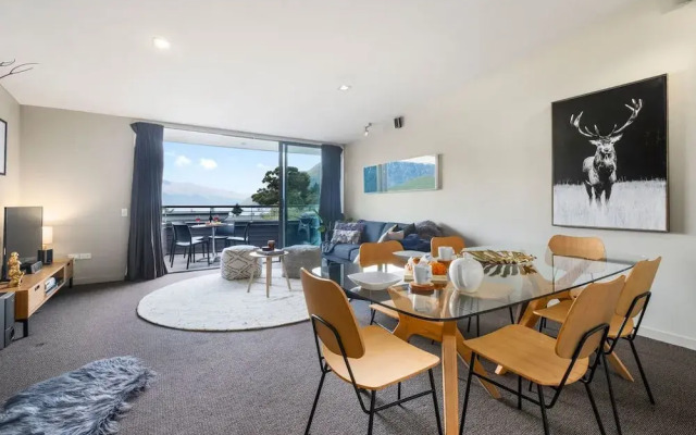 Stylish Queenstown Abode