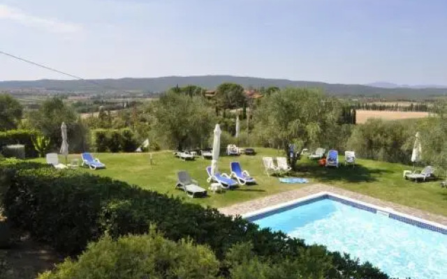 Tenuta Poggetti E Santa Laura