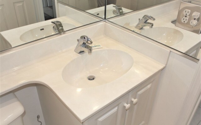 Jamaica Royale - 303 - 2 Br Condo