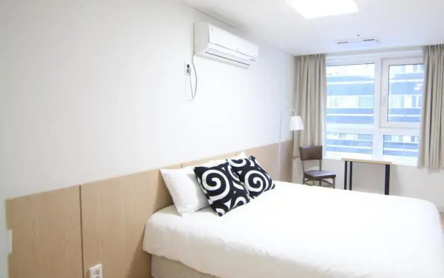Oriental Modern Apartment 4