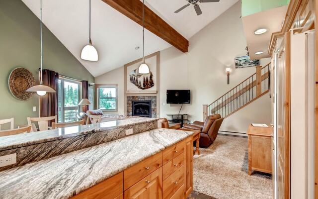 Jenna's Gem by RedAwning