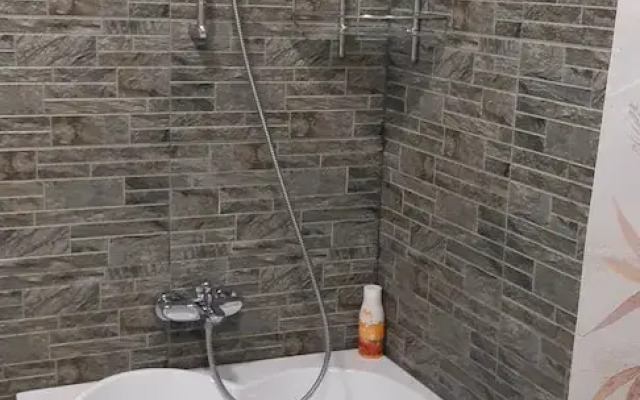 Nizhneimeretinskya apt 23