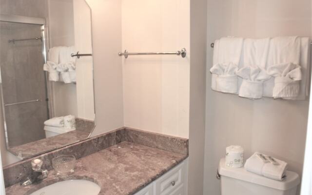 Jamaica Royale 301 - 2 Br Condo