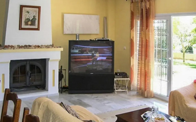 House With one Bedroom in Huelva, Nuevo Portil, With Shared Pool, Enclosed Garden and Wifi Near the Beach