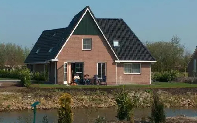 Beach Resort Makkum Bungalows