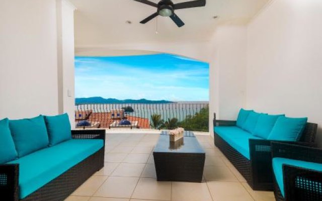 Hotel-style Ocean-view Unit in Flamingo With Pool
