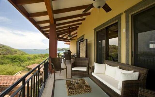 Luxury Ocean-view Flamingo Home Sleeps 10 - Walk to Beach