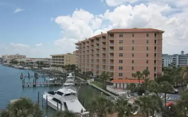 200 Harborview Grande