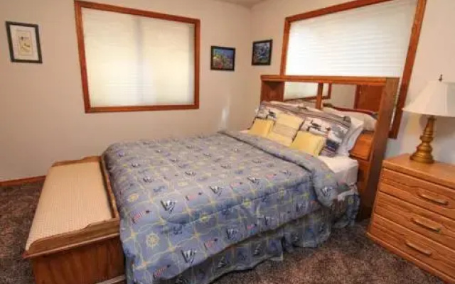SeaCret Hideaway - 4 Br home by RedAwning