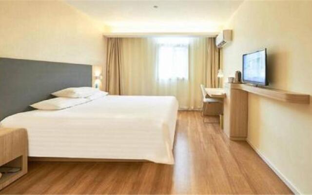 HanTing Hotel (Bayilu Changsha Railway Station Subway Station)