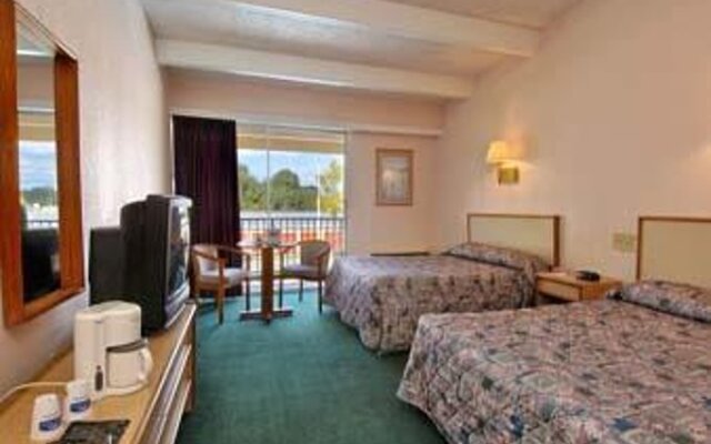 Howard Johnson Express Inn - Tampa North/Busch Gardens