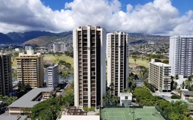 Waikiki Sunset 1BR Apartment - FREE PARKING