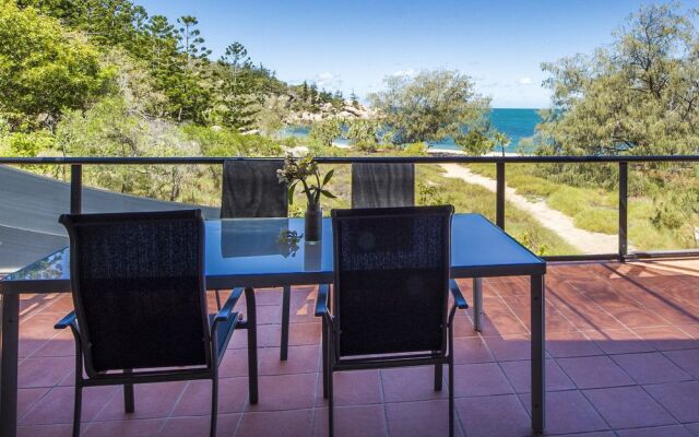 The Beach House at Arthur Bay