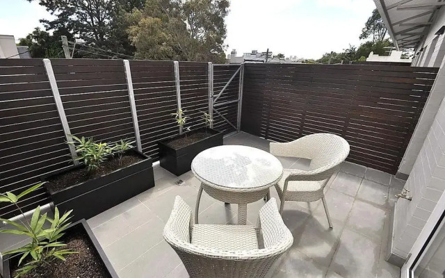 Glebe 8 Cow Furnished Apartment
