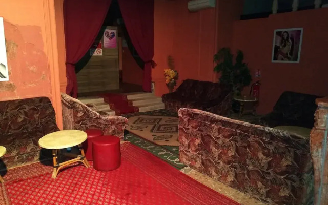 Jardin de Tredos - Libertine Hotel for Caters to Adults