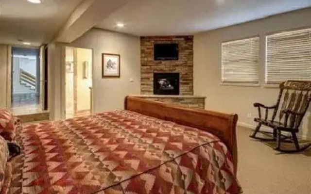 Ridgepoint Apartment