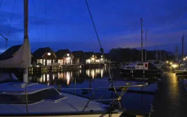 Nautic Rentals - Watervilla's Zuiderhoeve