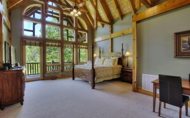 Birds Creek Mansion 650 - Six Bedroom Cabin