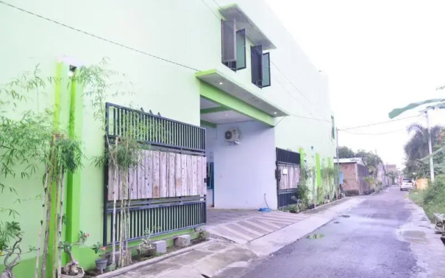 RedDoorz Syariah @ Kartohardjo Madiun(Wira Dkost)