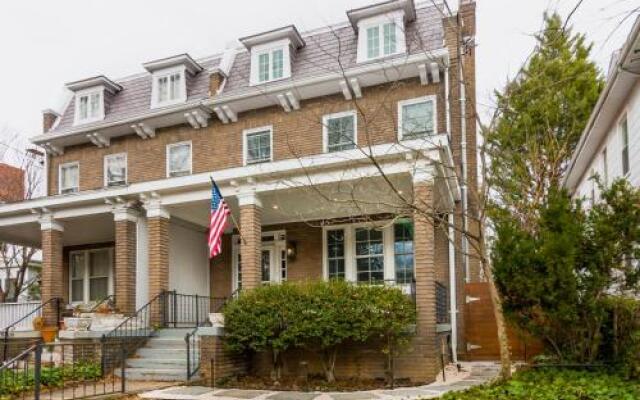 Gladys And David's Apartment