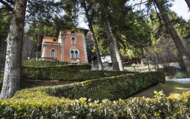 VILLA PINETINA Luxury B&B