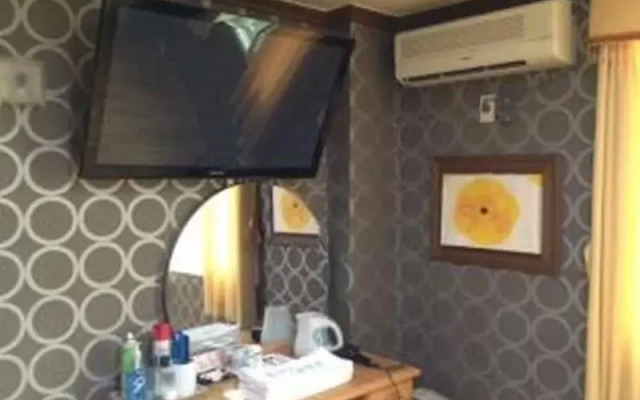 Silkload Motel