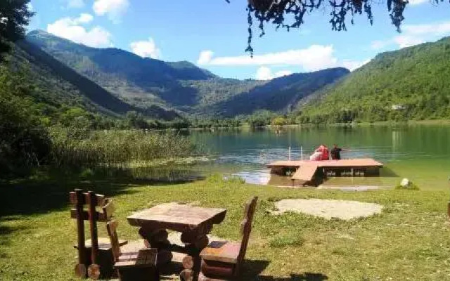 Camp Borasnica Bungalows