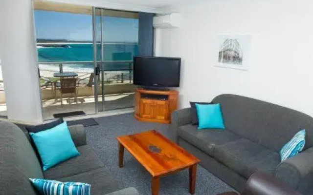 Beachpoint, Unit 303, 28 North Street