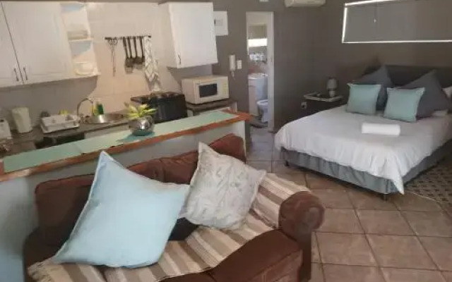 Razel Lodge
