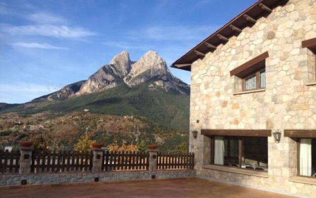Alojamiento Rural Y Casa De Colonies Pedraforca