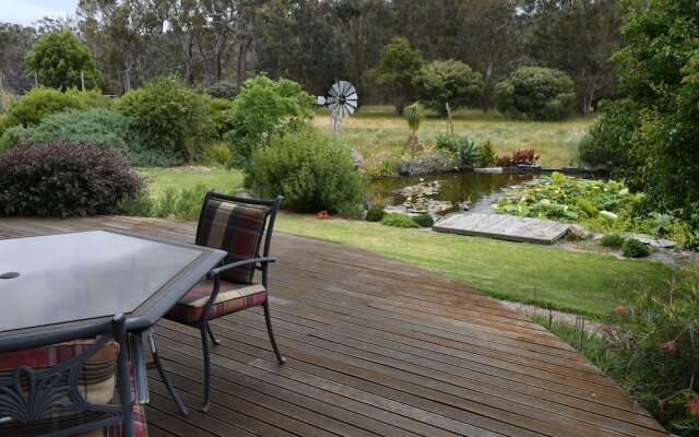 Glenelg on King Bed & Breakfast