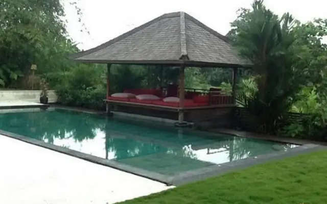 Villa Batu Putih