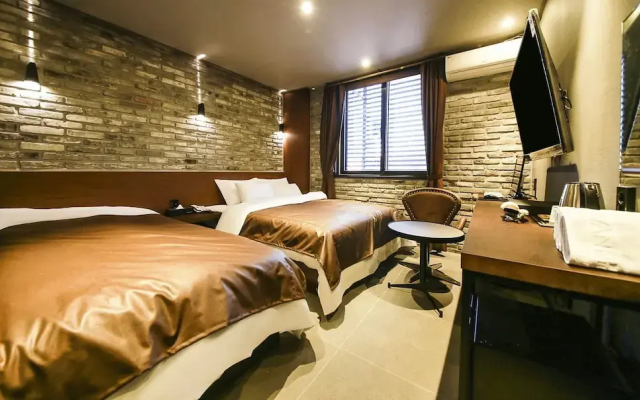 A-Vant Hotel