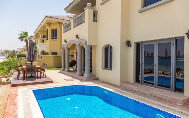 Canal Cove Villa by Deluxe Holiday Homes