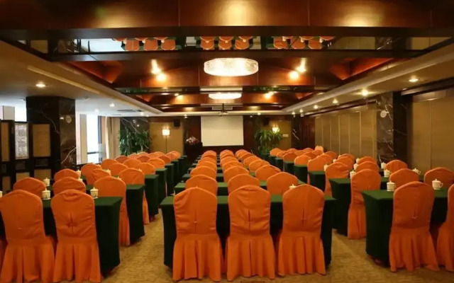 Fengdu Holiday Hotel