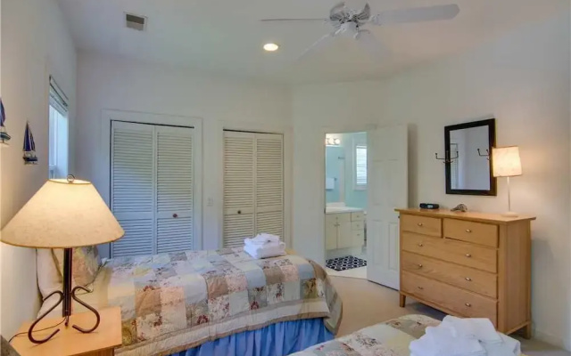Pelican Bay 62 by RedAwning