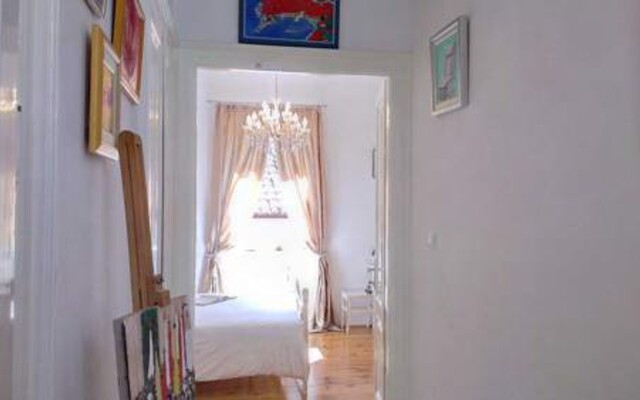 Old Dinka Studio Apartment