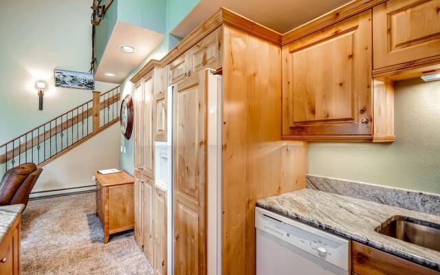 Jenna's Gem by RedAwning