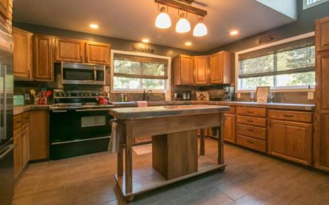 Serendipity Getaway in Shugart Flats