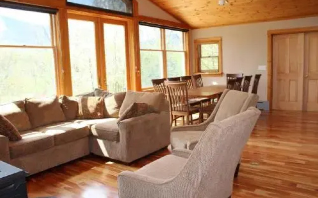 Algonquin Mountain Chalet