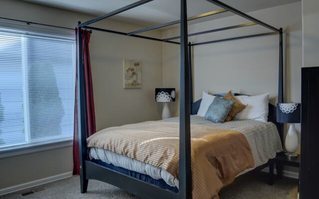 Family Cabana 3 Br home by RedAwning