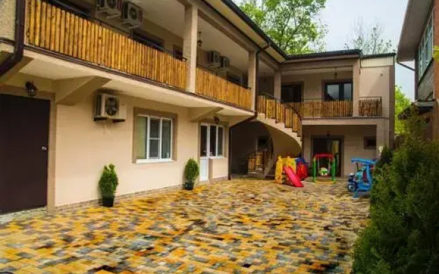 Avrora Guest House
