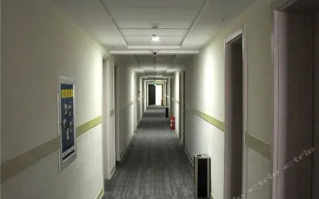 Super 8 Hotel