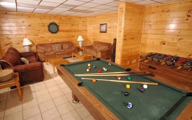 Love Laughs 11 - Seven Bedroom Cabin